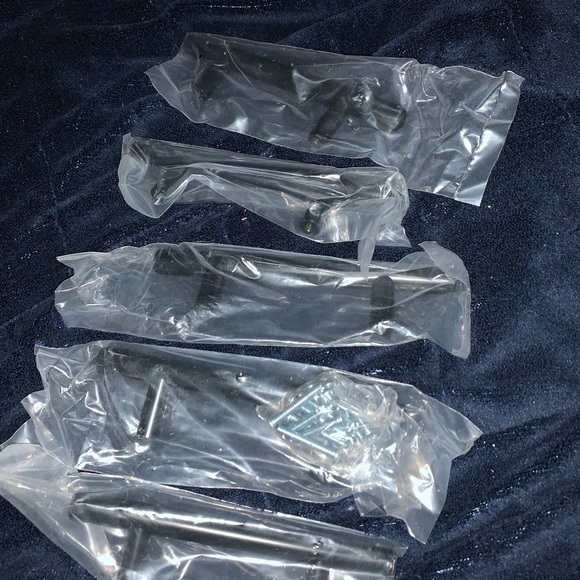 Better homes and gardens set of 5 matte black finish drawer pulls - Picture 3 of 6